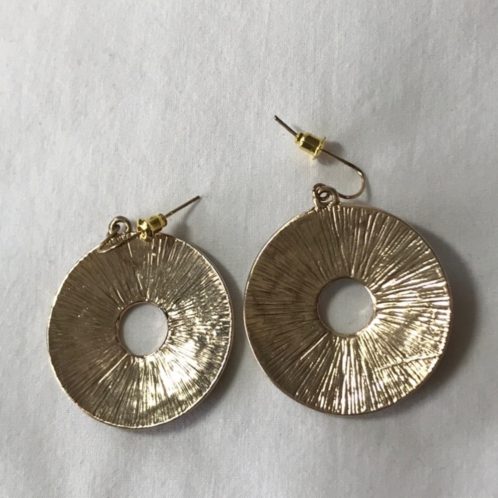 round earrings in gold tone - Picture 4 of 4